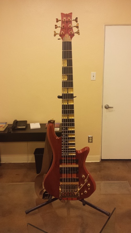 01437_04_bassfront 01437_04_bassfront