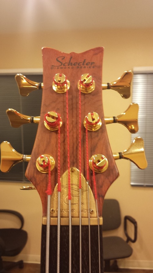 01437_05_headstockfront 01437_05_headstockfront