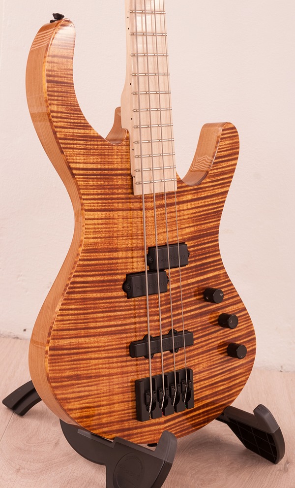 02018_02_best_bass_02_small 02018_02_best_bass_02_small