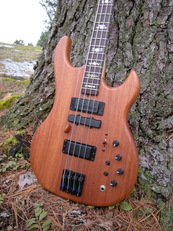 01802_03_mah-front-06 01802_03_mah-front-06