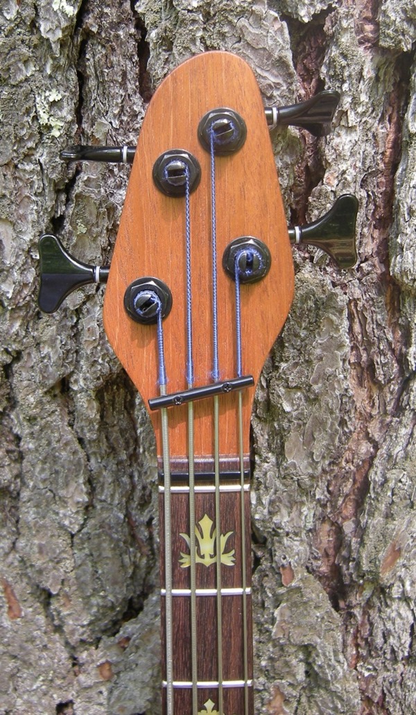 01802_07_mah-peghead-01 01802_07_mah-peghead-01