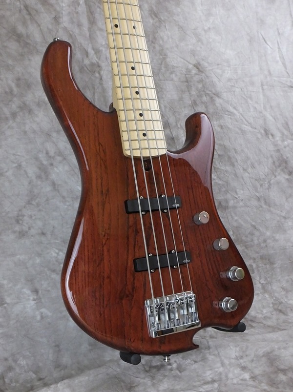 02227_08_Daves Bass L FR SideBBG 02227_08_Daves Bass L FR SideBBG