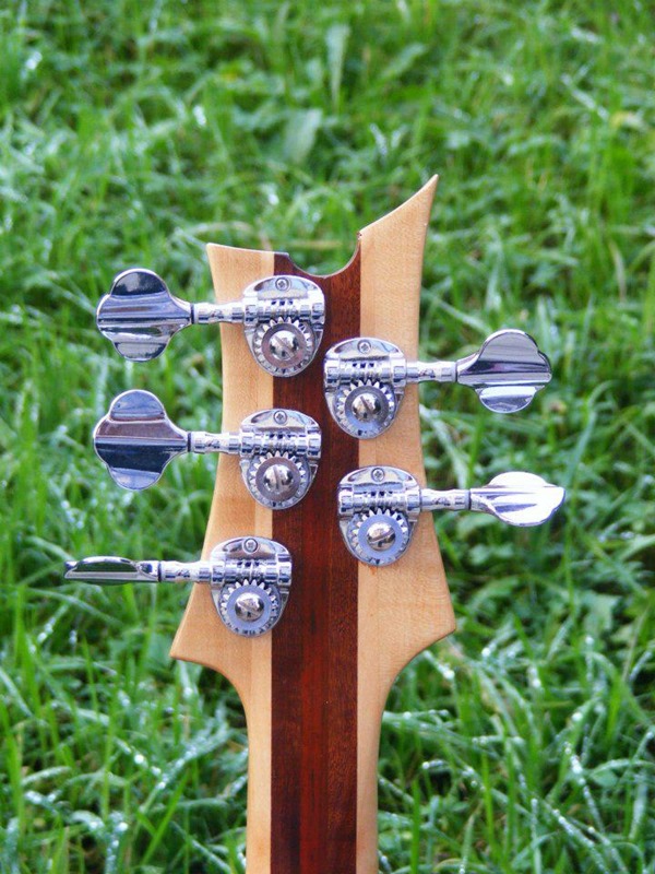 02443_03_Eggshell3 02443_03_Eggshell3