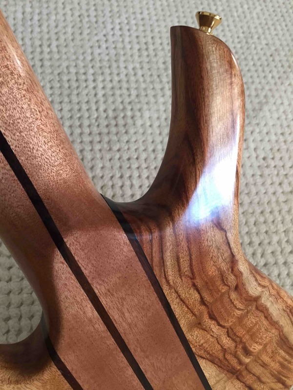 04548_06_Detail of upper horn 04548_06_Detail of upper horn