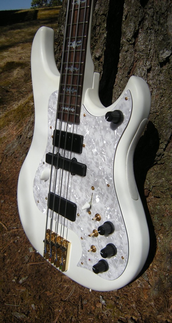 white-side-bn-01 white-side-bn-01