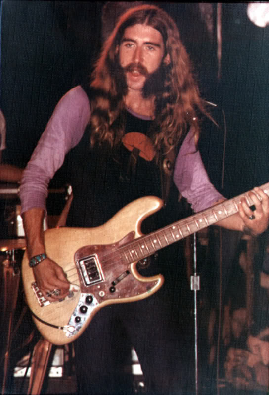 Berry Oakley proves how cool a Guild bass pickup can sound | eBass